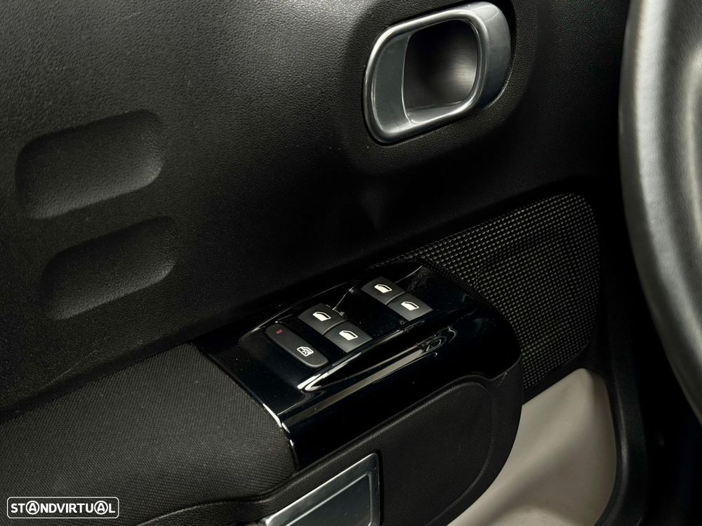 Citroën C3 1.2 PureTech Shine EAT6 - 42