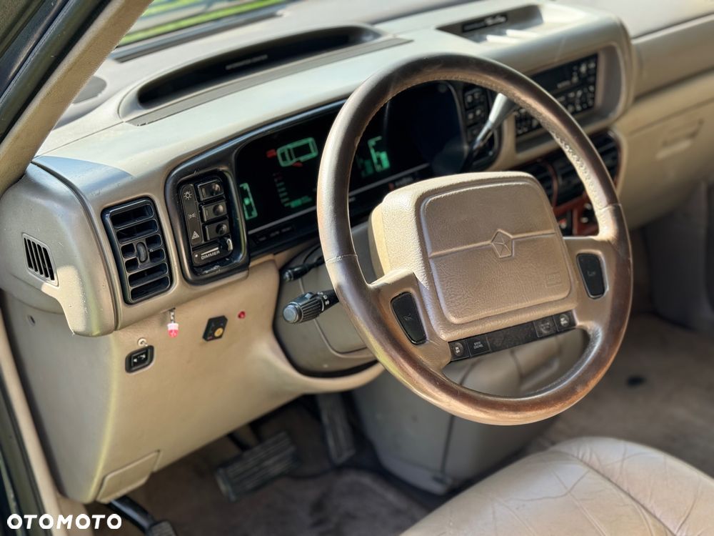 Chrysler Town & Country 3.8L LXi - 9