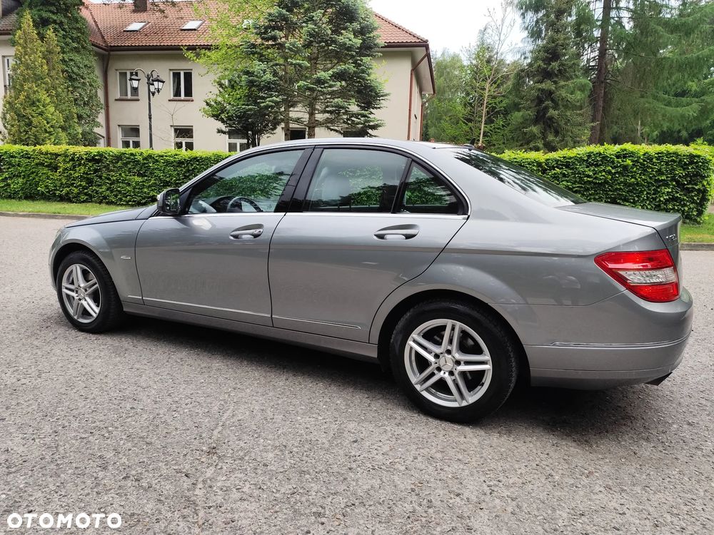 Mercedes-Benz Klasa C 180 BlueEFFICIENCY Avantgarde - 11