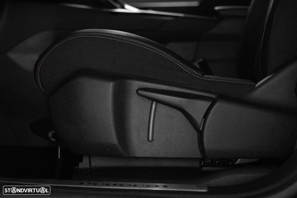 Peugeot 3008 1.6 Hybrid GT Pack e-EAT8 - 43