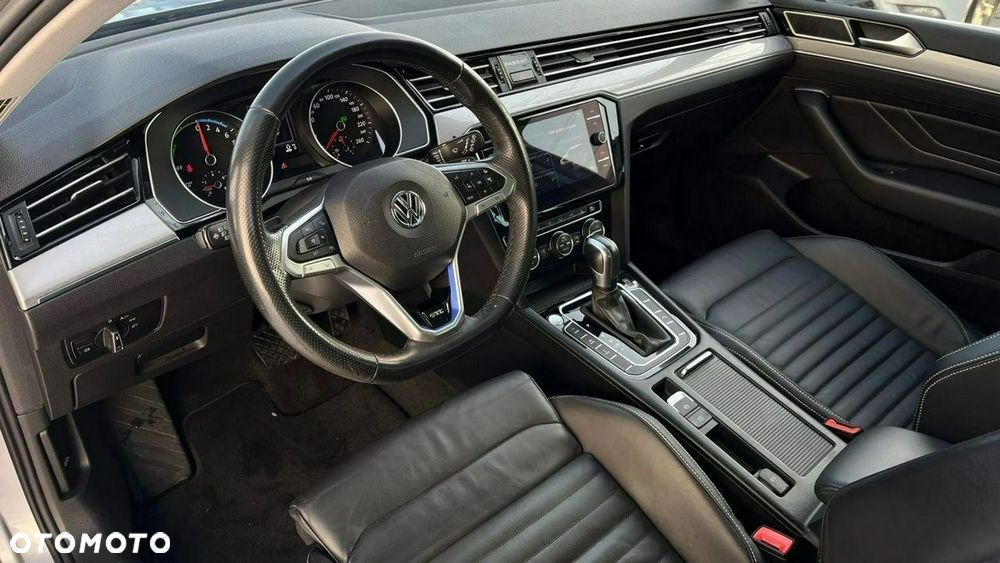 Volkswagen Passat - 30