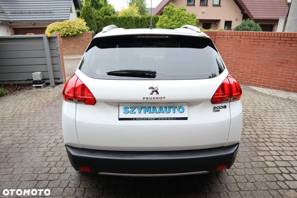 Peugeot 2008 1.2 Pure Tech Allure S&S - 4