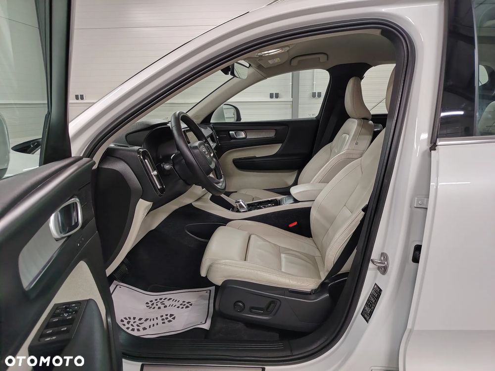 Volvo XC 40 B3 Ultimate Dark - 17
