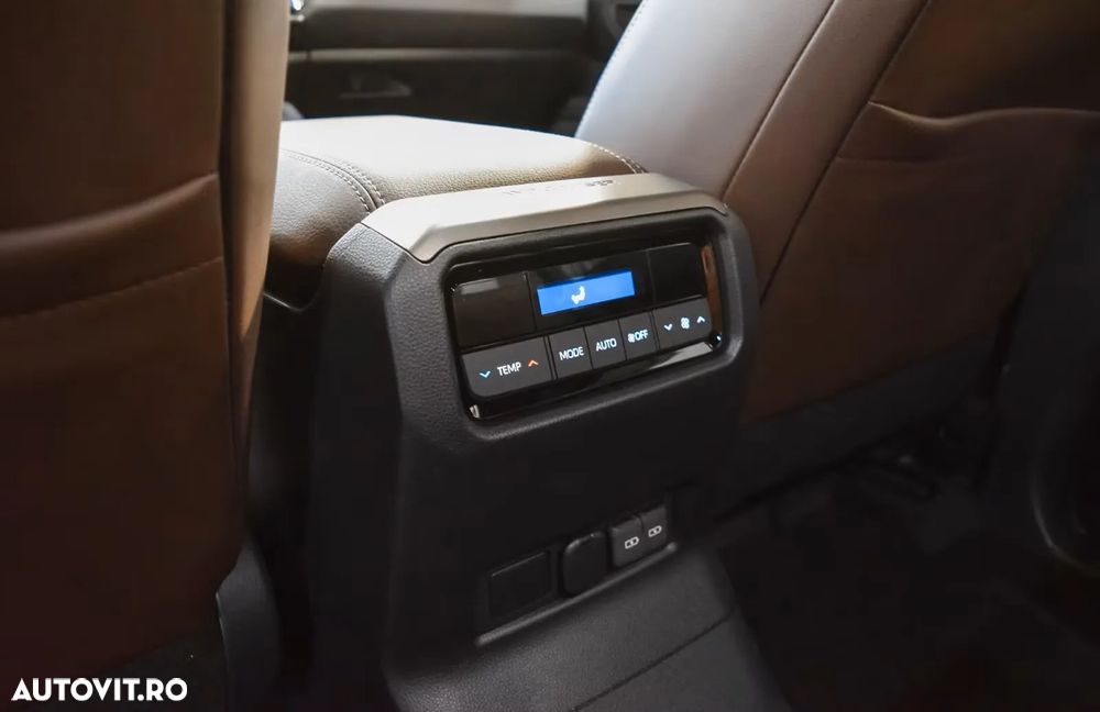 Toyota Land Cruiser 2.8l D-4D 204 CP A/T 7 locuri Luxury AVS Brown - 11