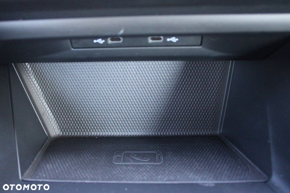 Volkswagen Golf - 32