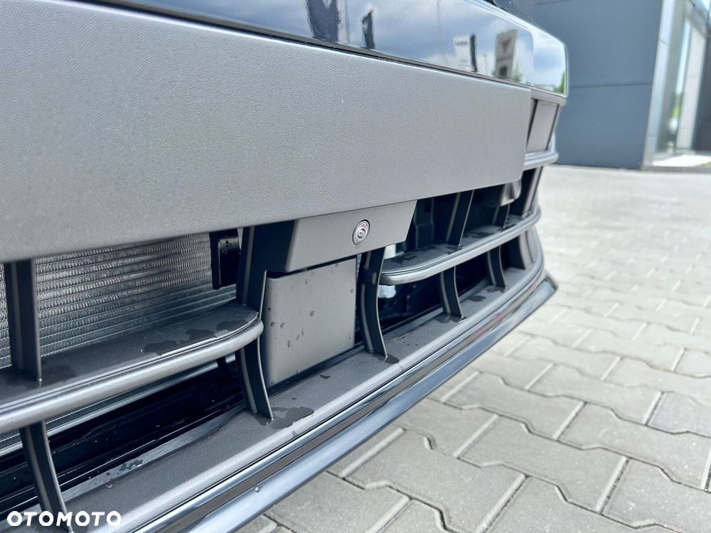 Volkswagen Golf - 8