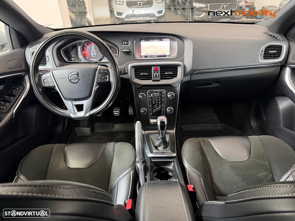 Volvo V40 2.0 D2 R-Design - 12