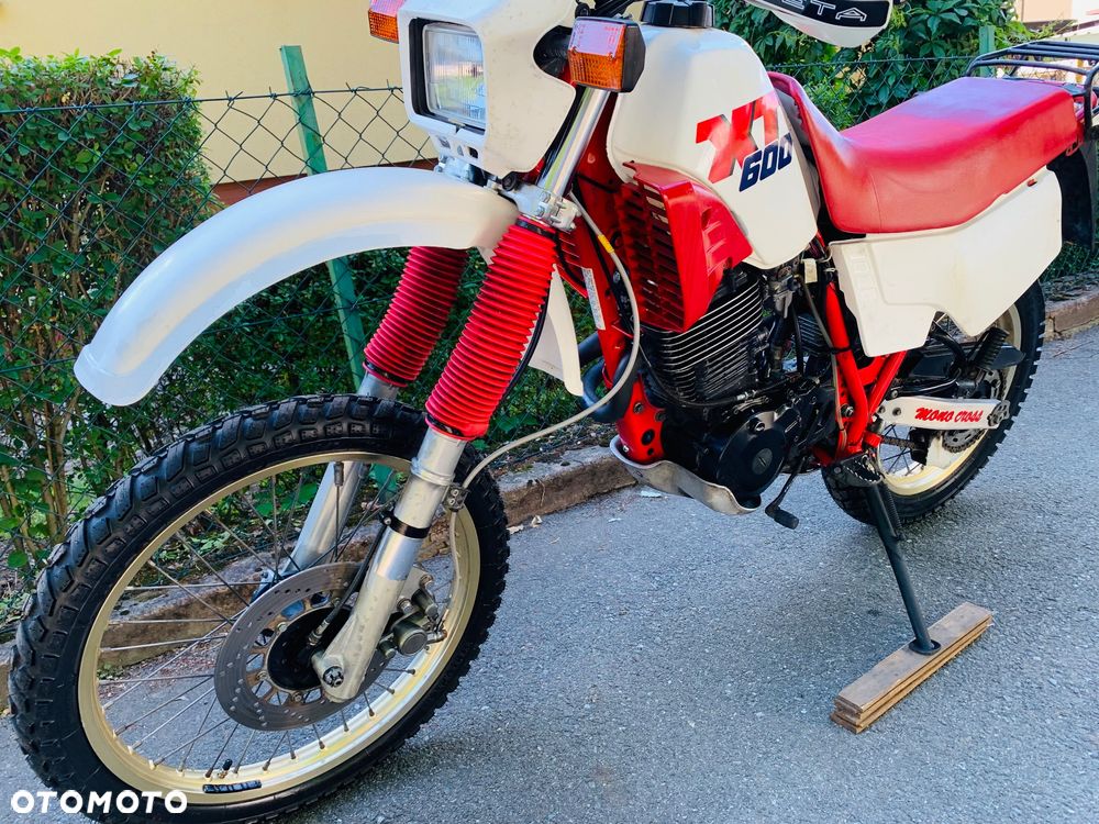 Yamaha XT - 12