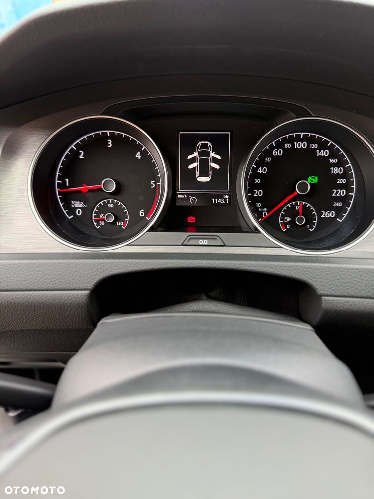 Volkswagen Golf - 29
