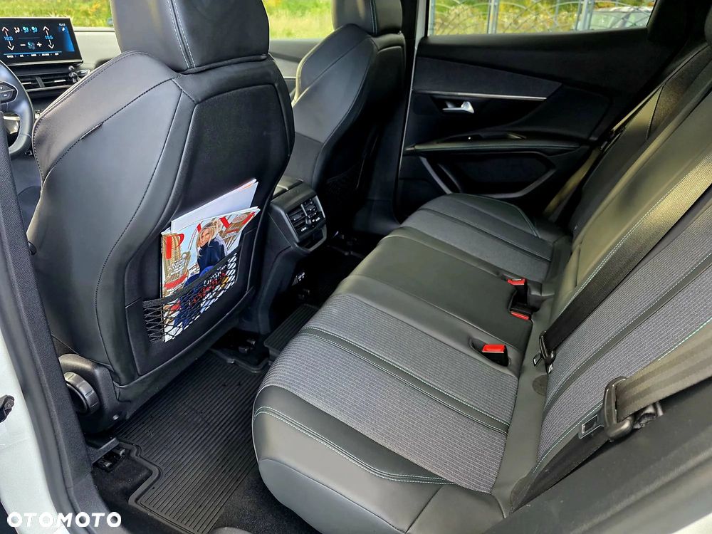 Peugeot 3008 1.2 PureTech Allure S&S - 28