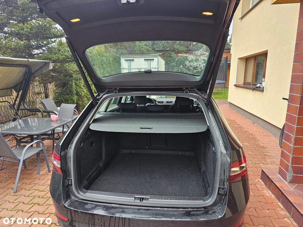 Skoda Superb 2.0 TDI SCR Style DSG - 8