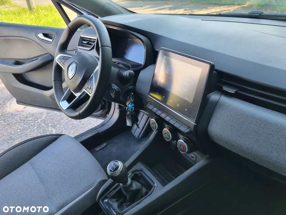 Renault Clio TCe 90 EVOLUTION - 9