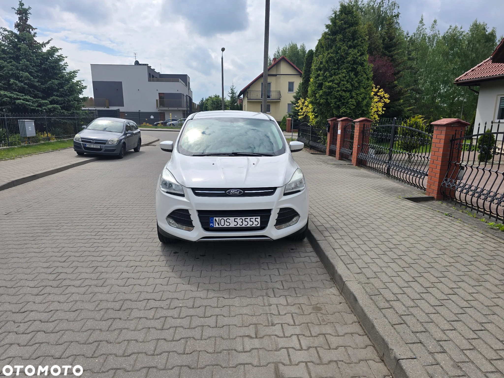 Ford Kuga - 2