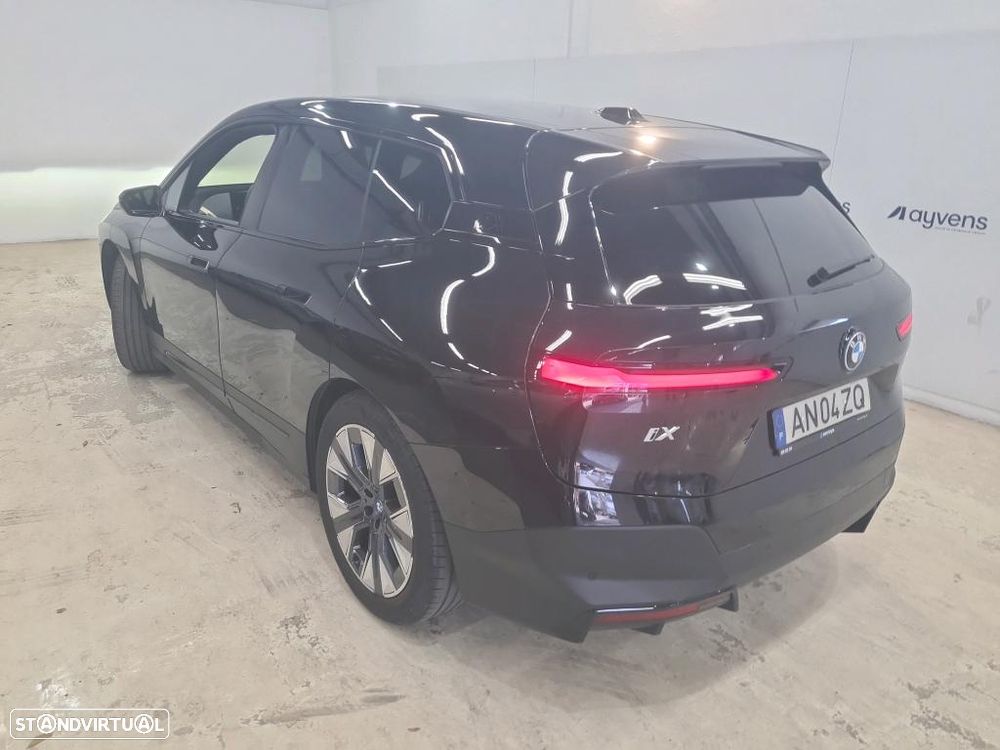 BMW iX xDrive 40 - 3
