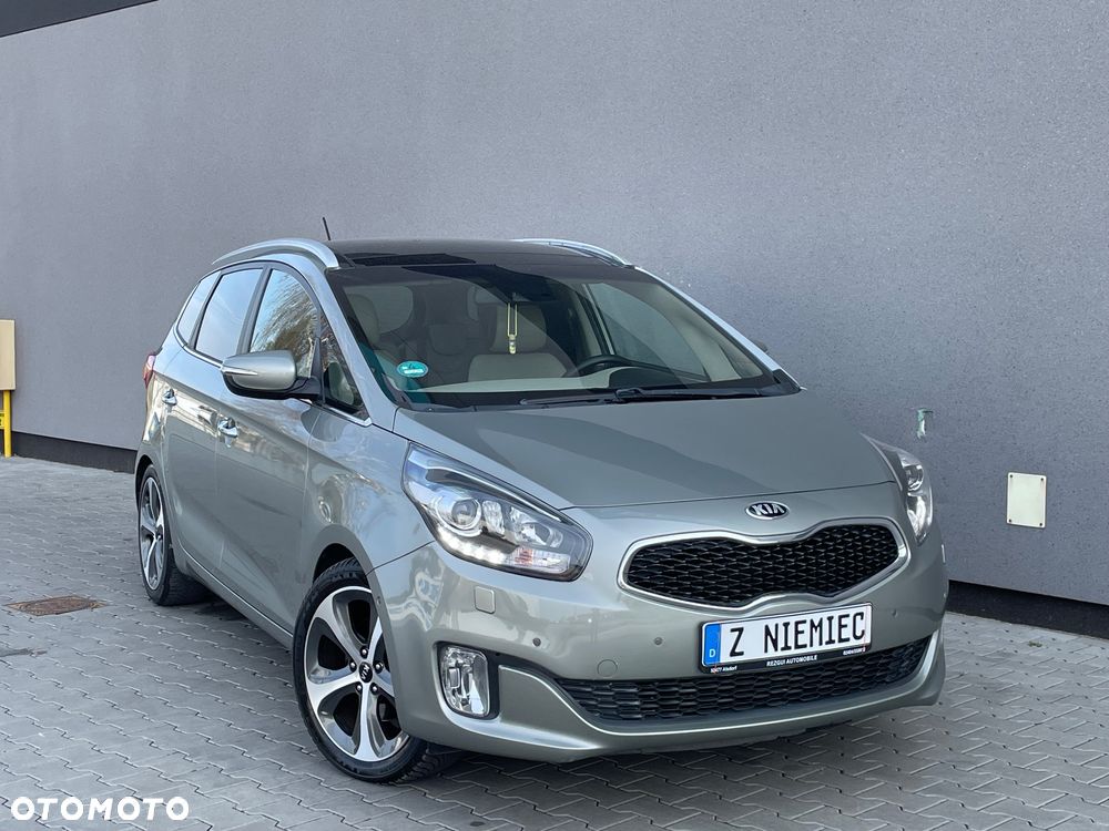 Kia Carens - 15