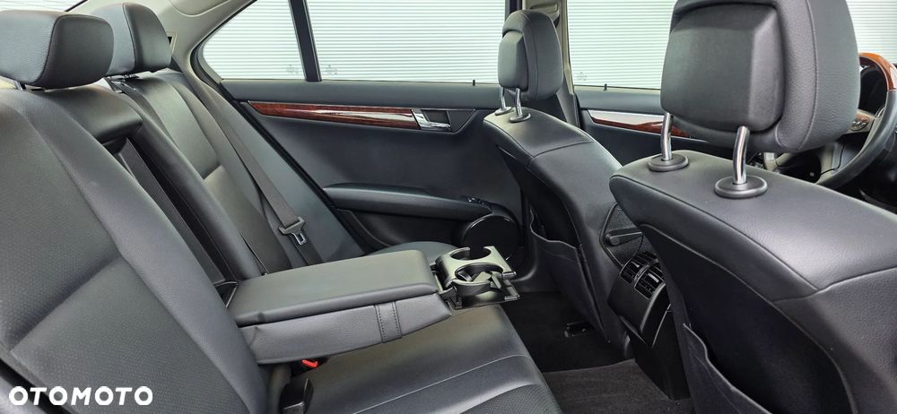 Mercedes-Benz Klasa C 180 Kompressor Automatik BlueEFFICIENCY - 13