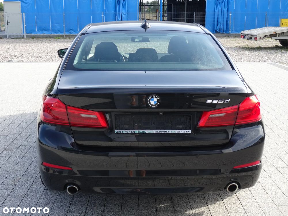 BMW Seria 5 525d Sport Line - 8