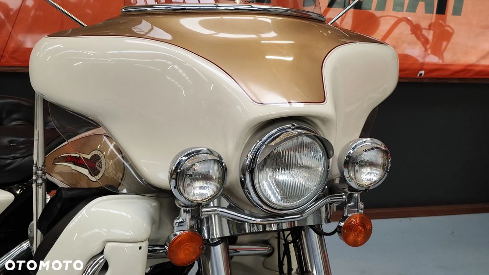 Harley-Davidson FLH Electra Glide - 21