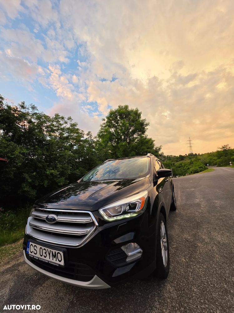 Ford Kuga 1.5 EcoBoost 2WD Titanium - 2