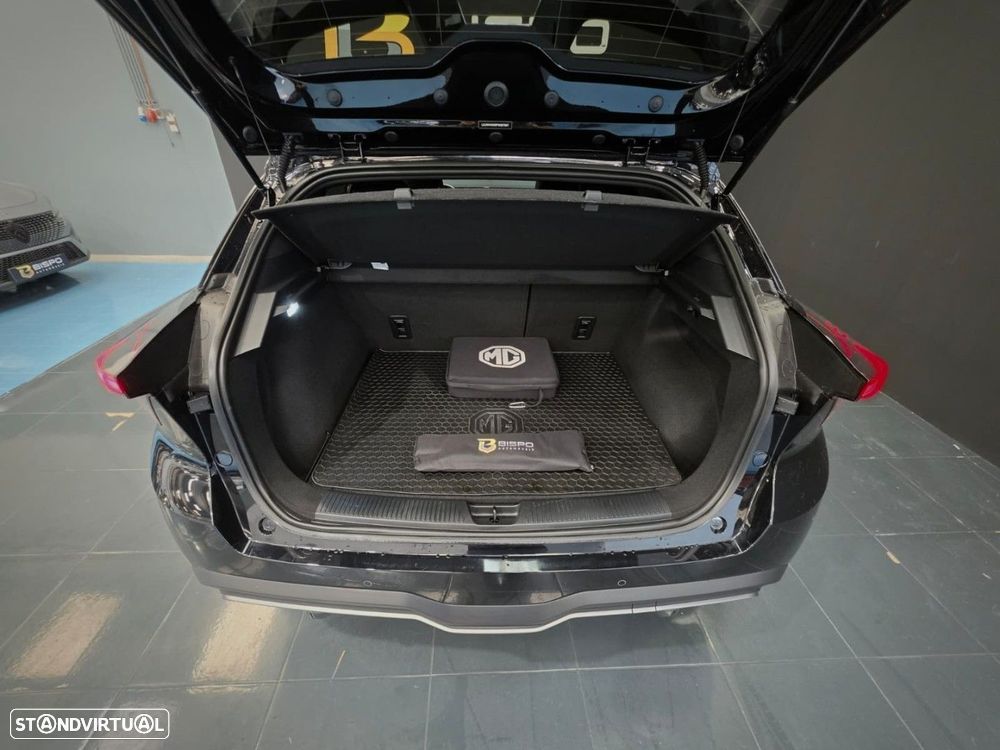 MG MG4 64 kWh Luxury - 18