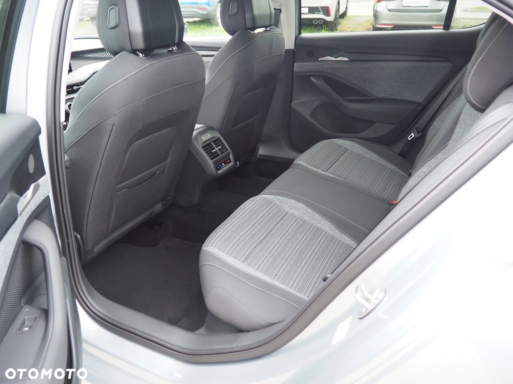 Skoda Superb 1.5 TSI mHEV Drive DSG - 5