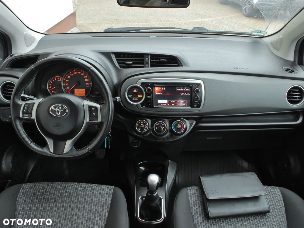 Toyota Yaris 1.33 Premium - 6