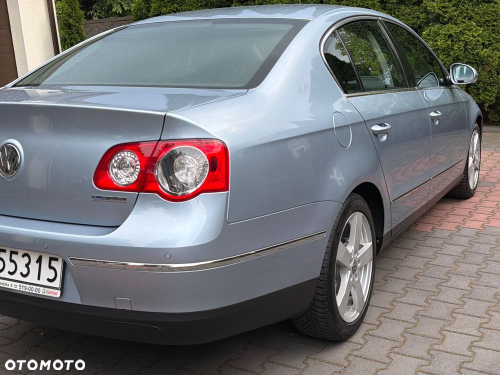 Volkswagen Passat - 16
