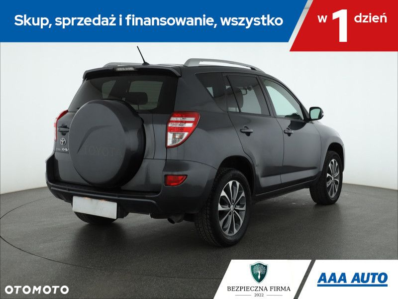 Toyota RAV4 - 6