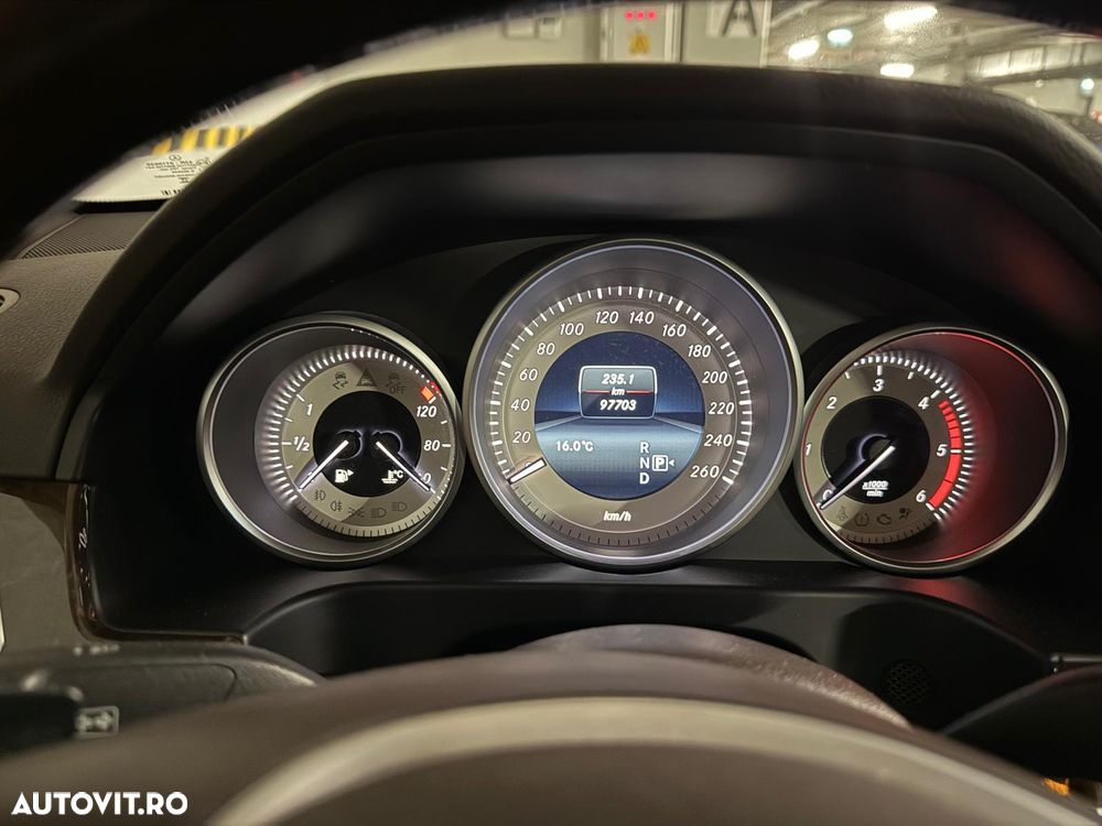 Mercedes-Benz E 220 BlueTEC 4MATIC - 13
