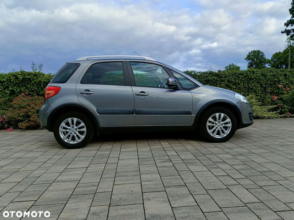 Suzuki SX4 1.6 Comfort Plus - 2