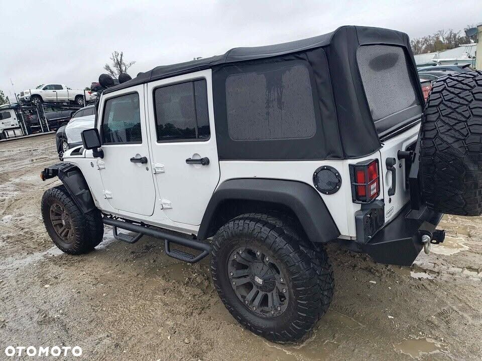 Jeep Wrangler - 8