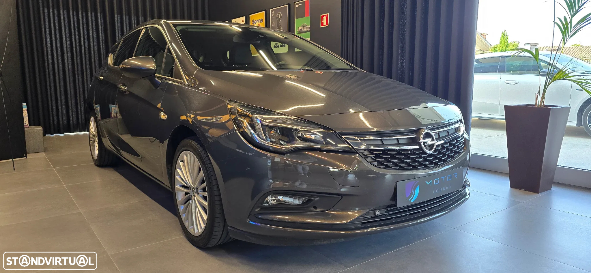 Opel Astra 1.6 CDTi Executive Start/Stop - 2