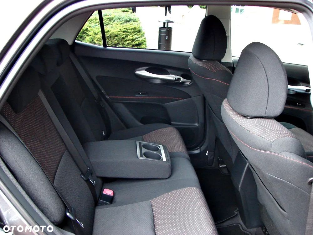 Toyota Auris 1.6 Premium Comfort - 8