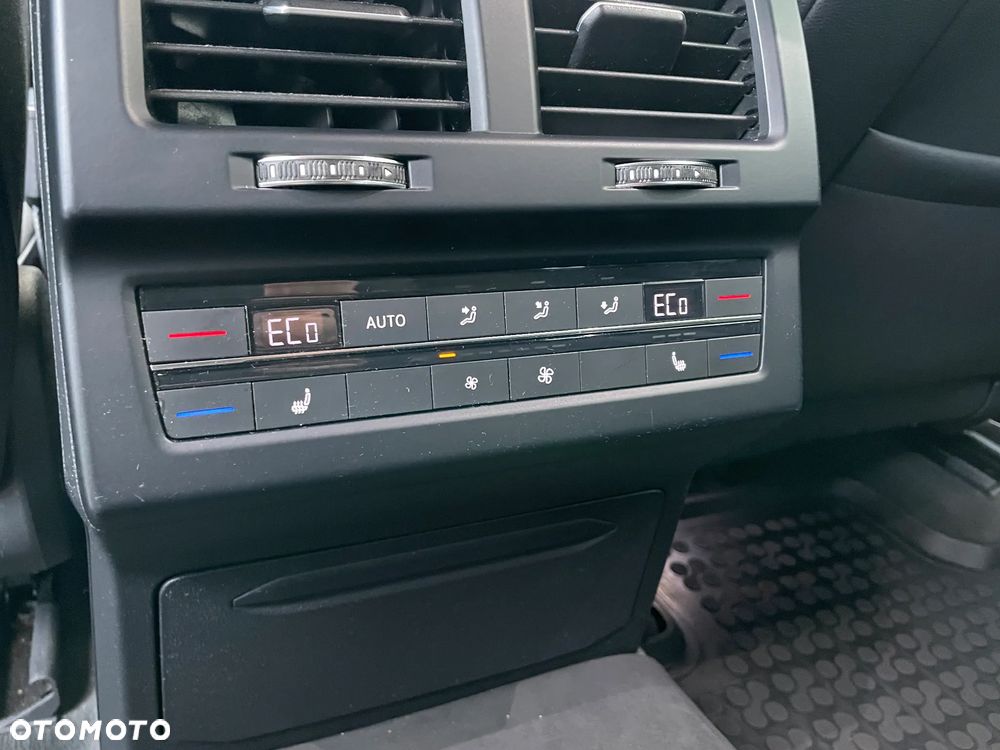 Volkswagen Touareg 3.0 V6 TDI 4Motion DPF Automatik Elegance - 26