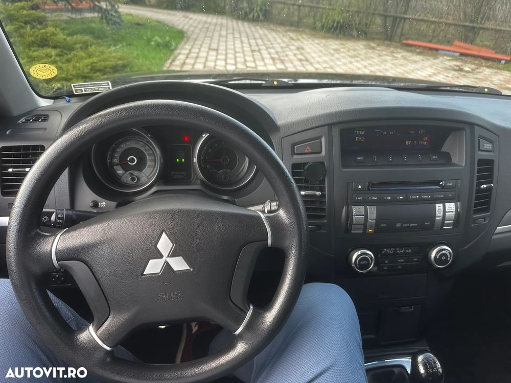 Mitsubishi Pajero LWB 3.2 DI-D Instyle M/T - 10