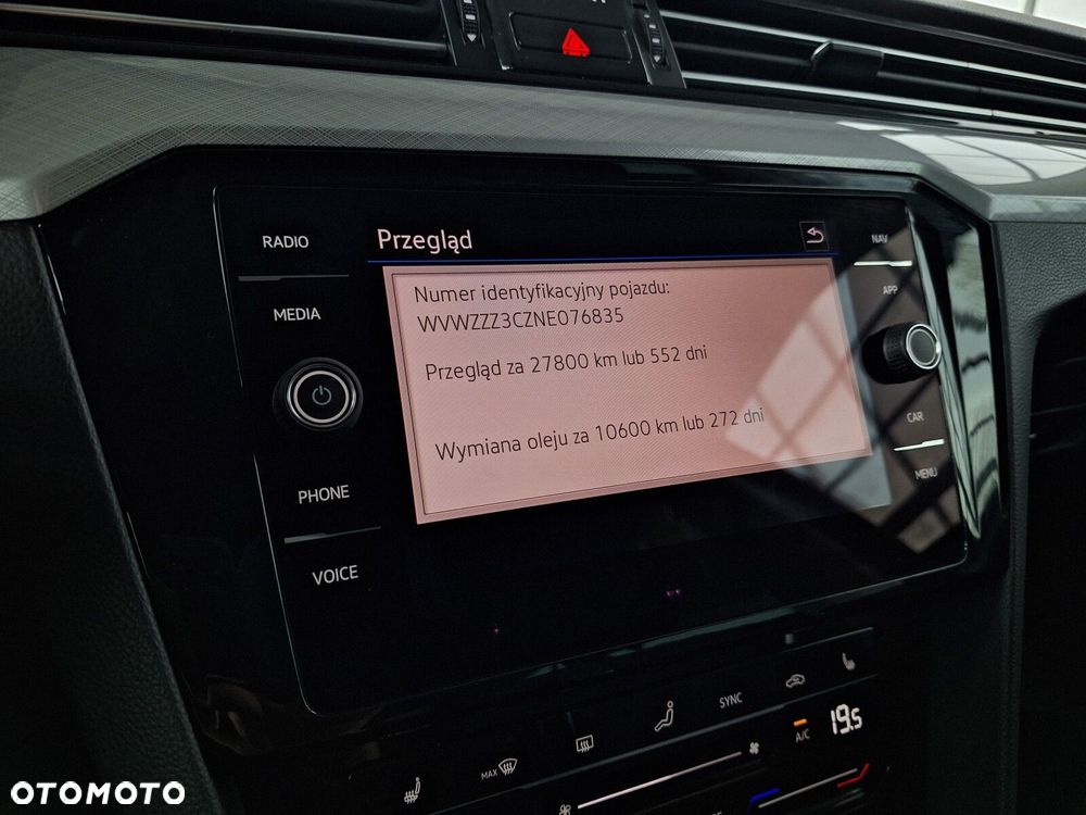 Volkswagen Passat - 31