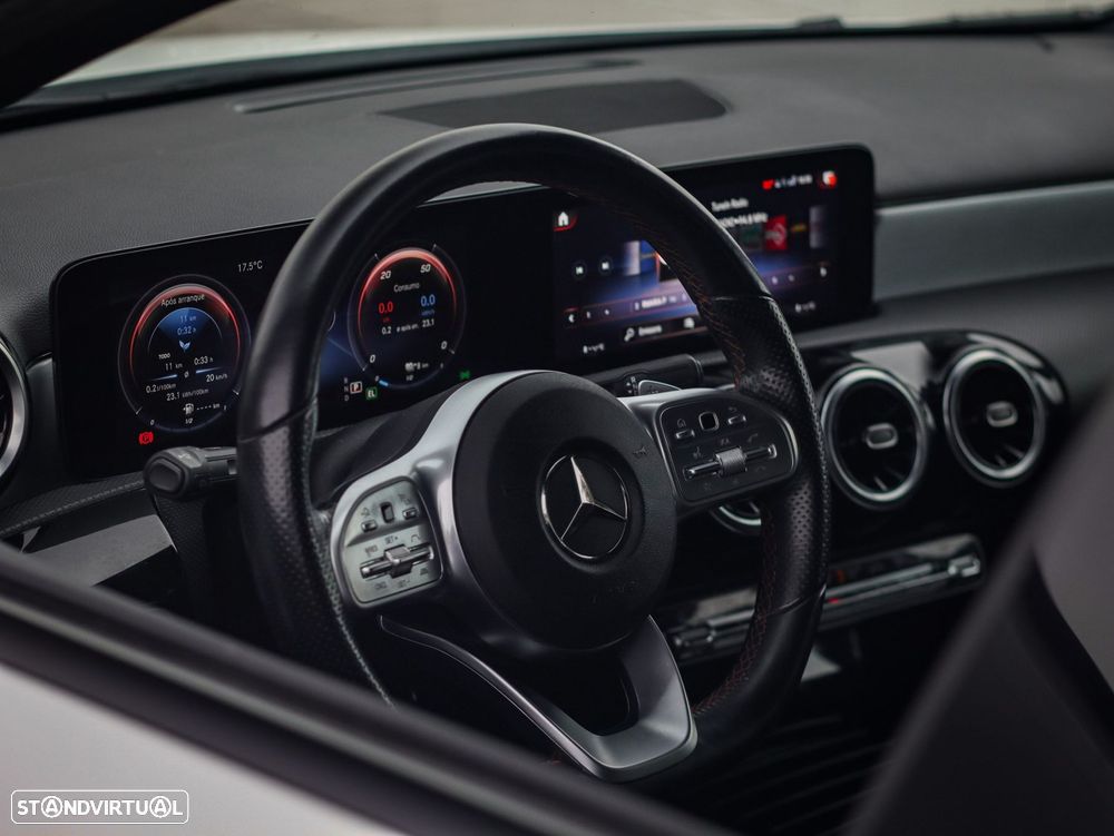 Mercedes-Benz A 250 e AMG Line - 19