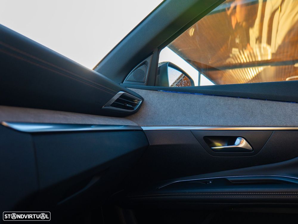 Peugeot 3008 1.6 Hybrid GT Pack e-EAT8 - 21