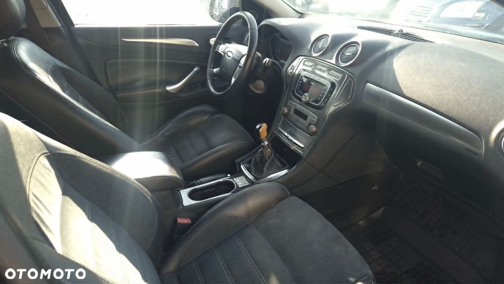 Ford Mondeo - 8