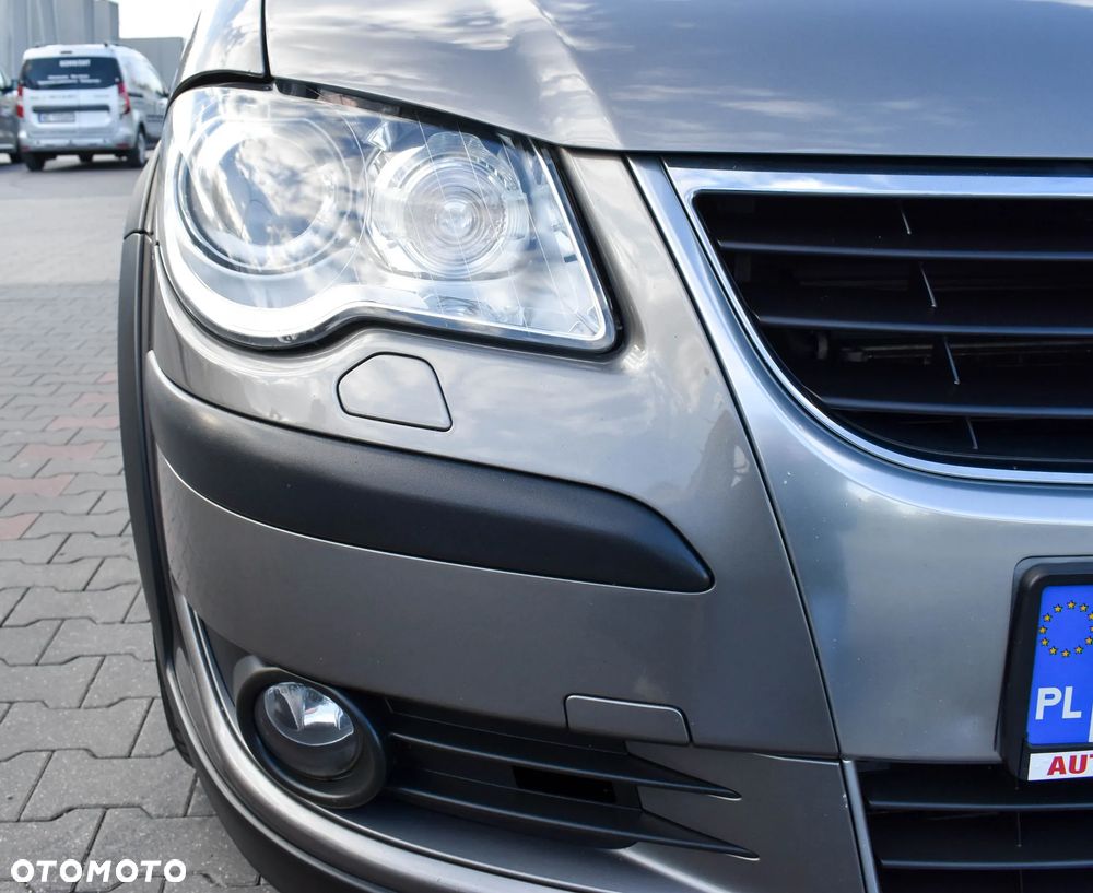 Volkswagen Touran 2.0 TDI DPF Cross - 9