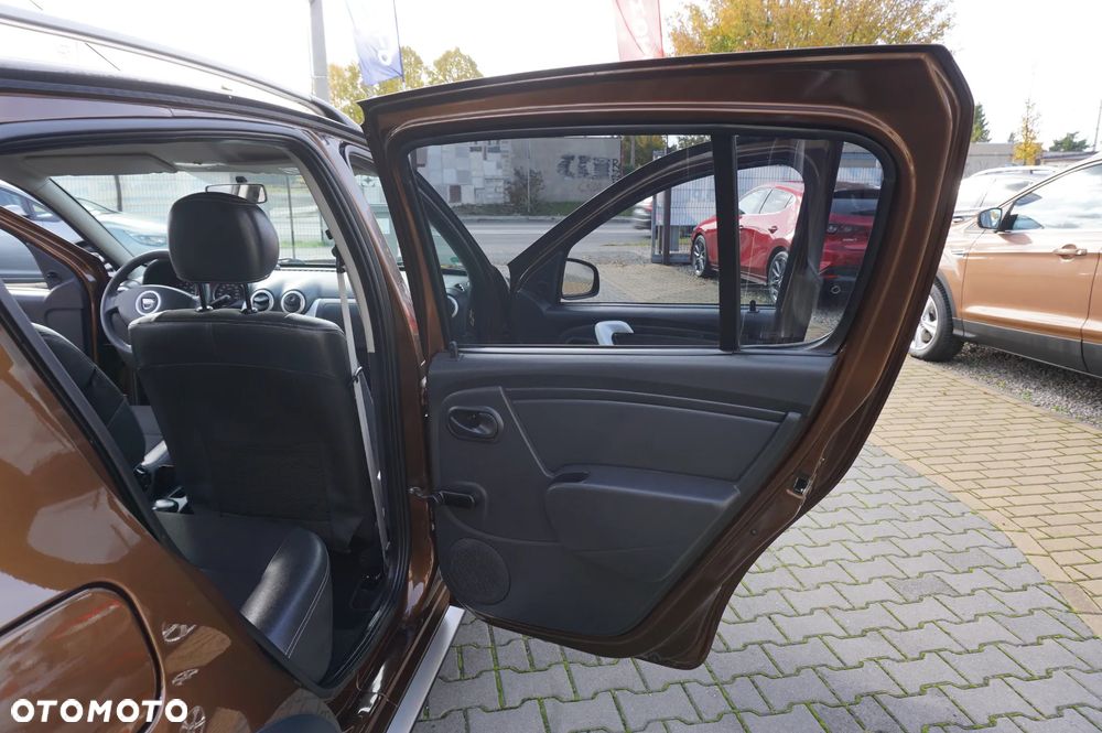 Dacia Sandero Stepway 1.6 - 30