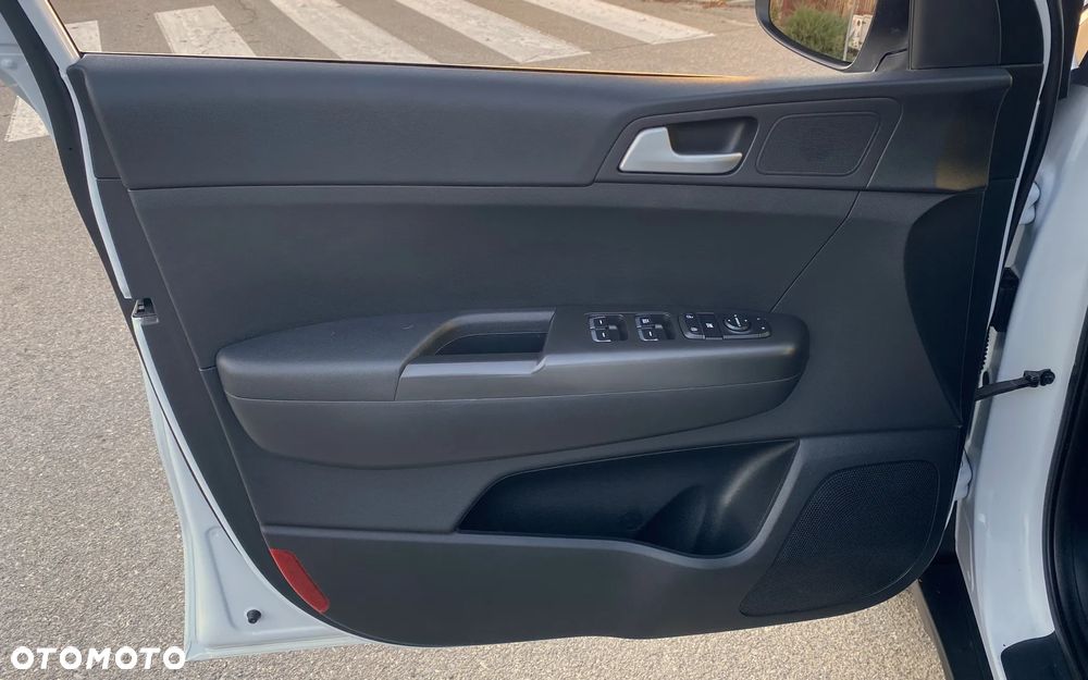 Kia Sportage 1.6 GDI Business Line 2WD - 24