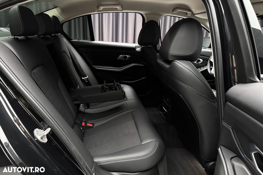 BMW Seria 3 320d xDrive AT Sport Line - 28