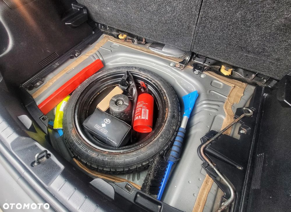 Toyota Yaris 1.33 Premium - 17