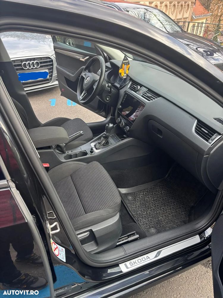 Skoda Octavia 1.6 TDI DSG Ambition - 20