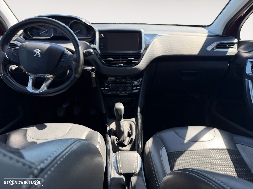 Peugeot 2008 1.2 PureTech Allure - 11