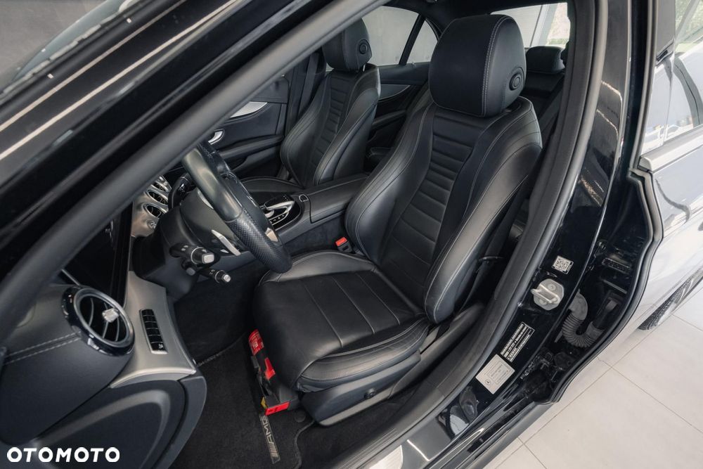 Mercedes-Benz Klasa E 220 d 4-Matic 9G-TRONIC - 13