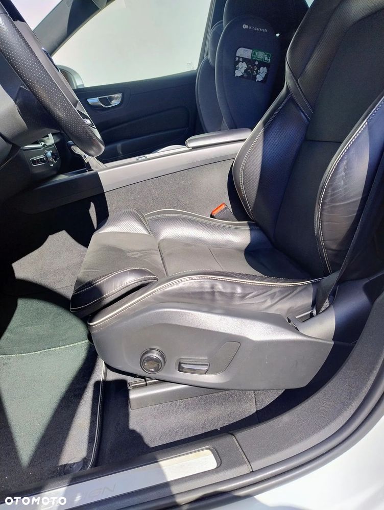 Volvo XC 60 T4 R-Design - 18