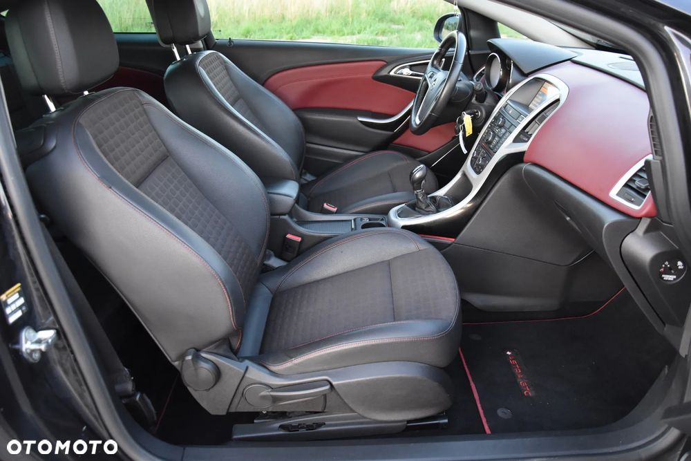 Opel Astra 1.6 T Cosmo - 17