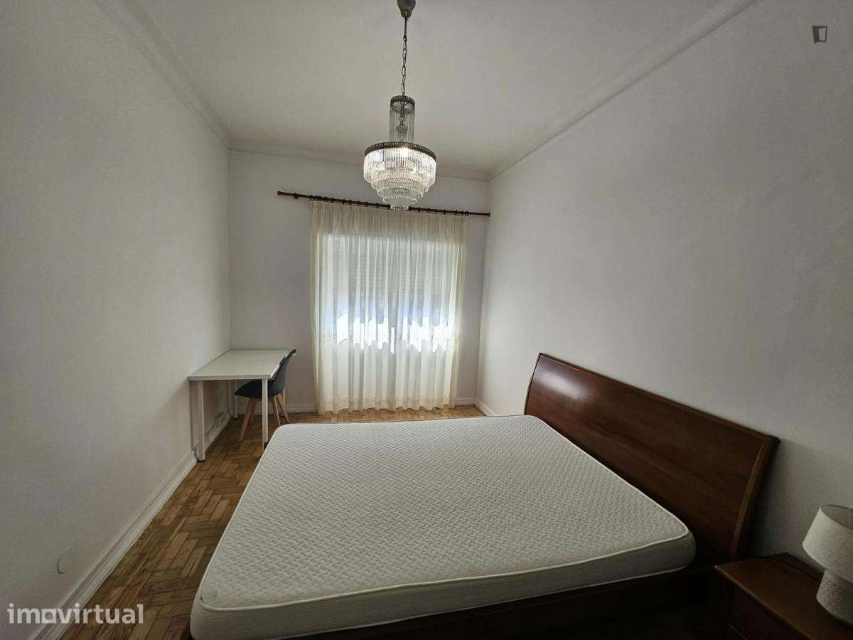 Quarto - localizado em Sé de Braga e São Lázaro Braga - Grande imagem: 5/17